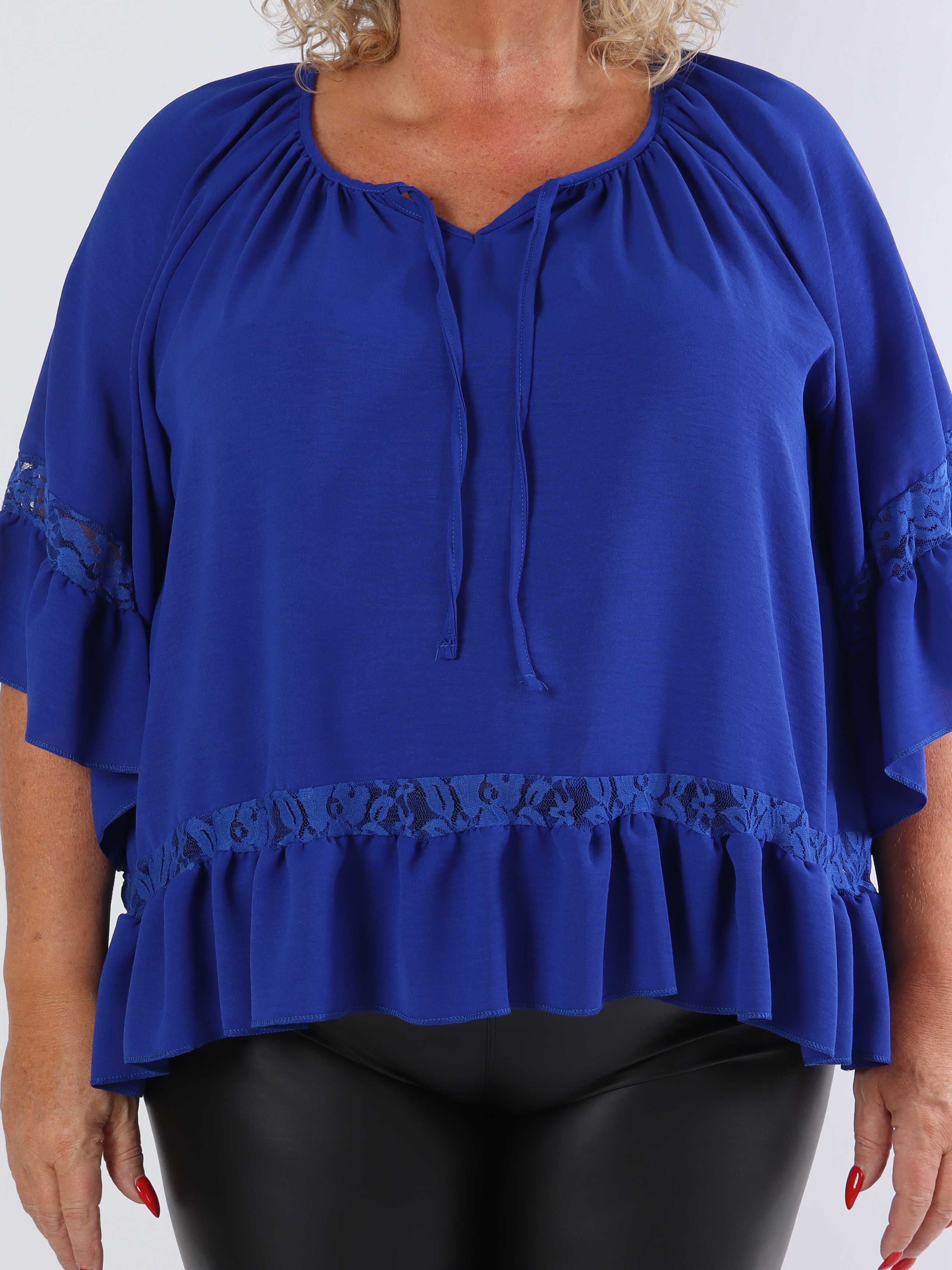 Achilla - Plus size tunika med blondekanter og flæser